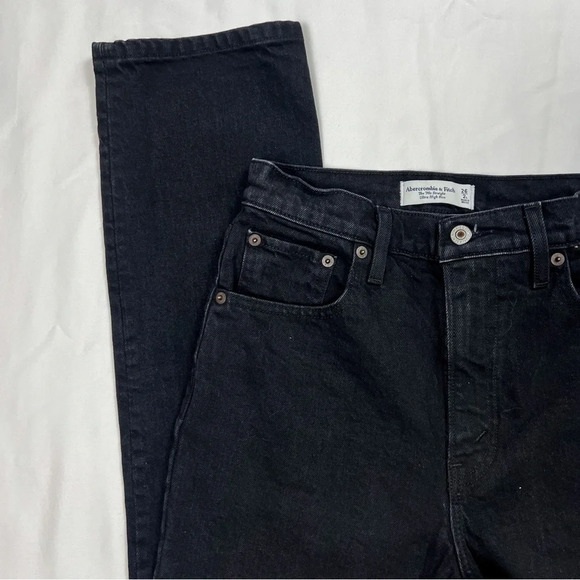 Abercrombie & Fitch Straight Ultra High Rise Jeans - Picture 5 of 6